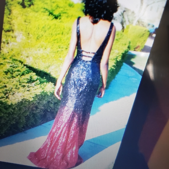 Jovani - Picture 3 of 5